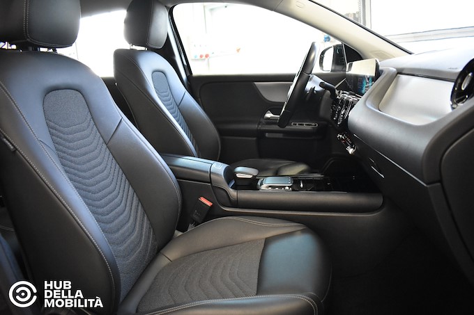 MERCEDES-BENZ GLA 180 d Automatic Business